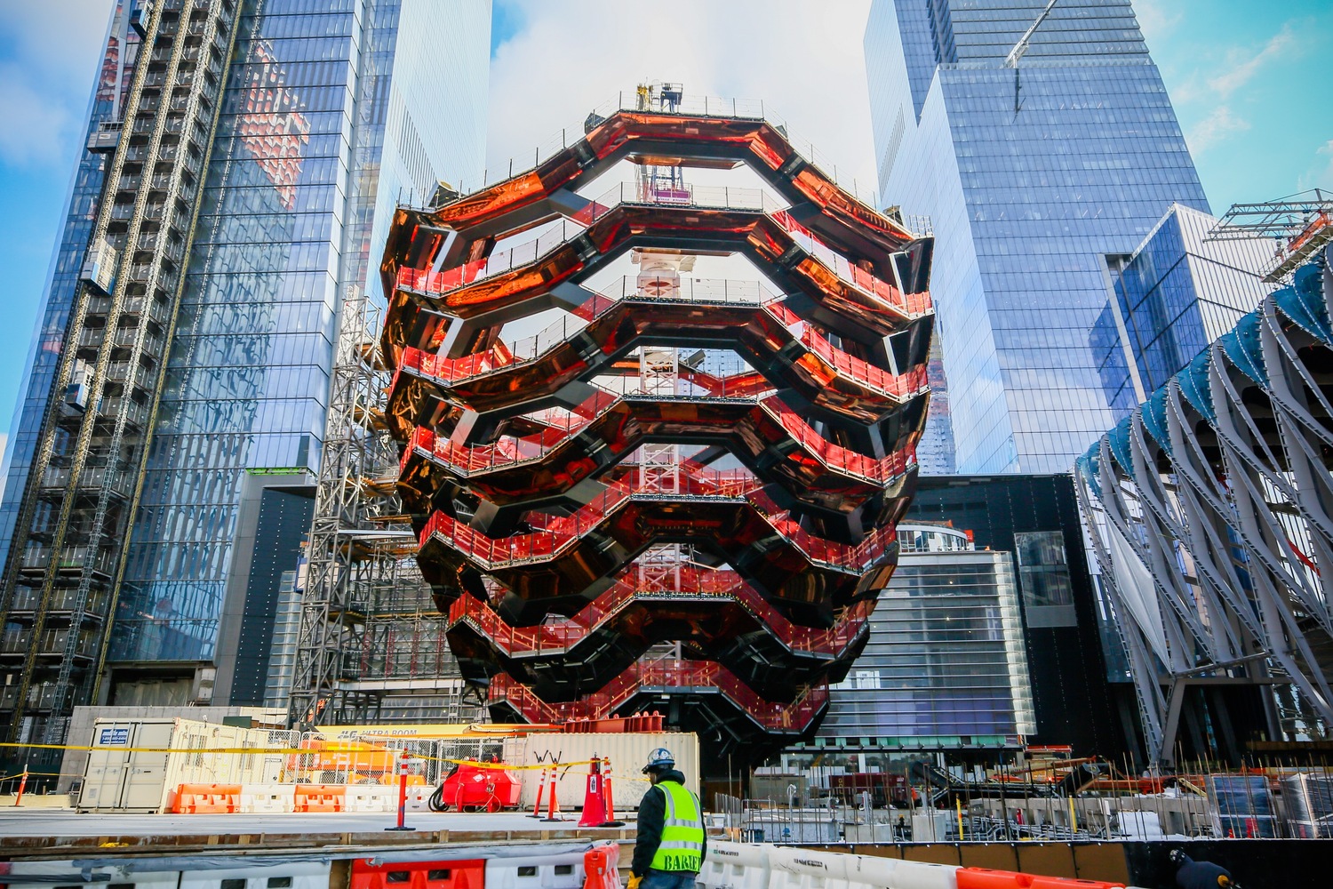 Heatherwick’s Vessel Tops Out As 150-Foot Hudson Yards ...
